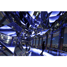 お知らせ リニューアルした東京タワーのトップデッキにて使用された内装材のｓｕｓ３０４鏡面板レーザー 曲げ加工をお手伝いいたしました 株式会社かねよし ニュース イプロスものづくり