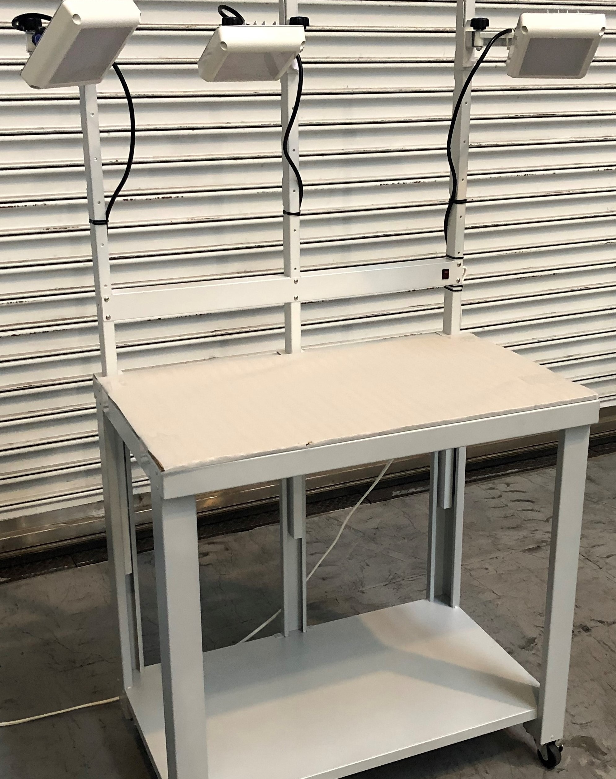 【製品事例】 検査作業台 リ・フォース | イプロスものづくり