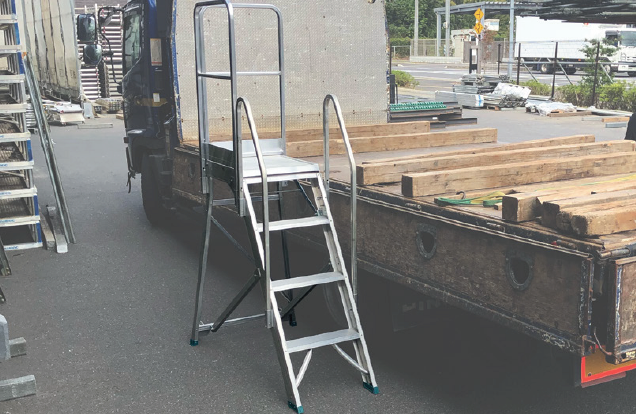 ワンタッチラダー 大② 左官馬 足場台 階段馬 作業台
