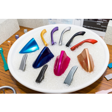 塗装レス メタリック成形技術 日進工業 Powered By イプロス